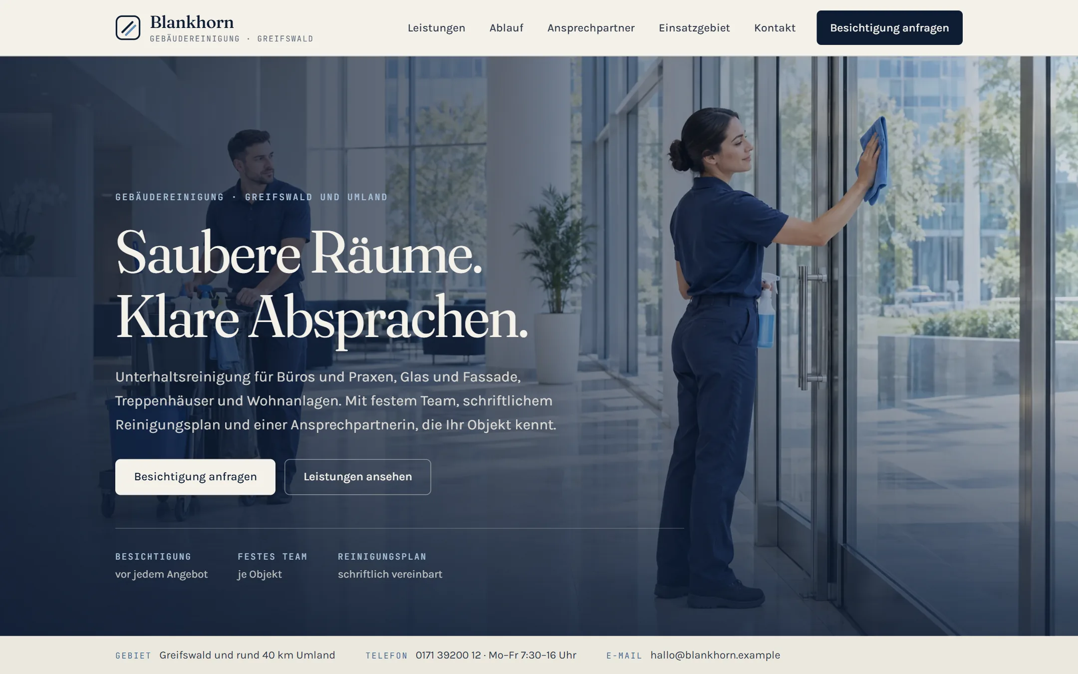 Beispiel-Website Blankhorn Gebäudereinigung am Desktop: Kopfzeile mit Wortmarke, Foyer-Foto und die Überschrift „Saubere Räume. Klare Absprachen.“