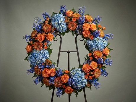 Trauerkranz in Blau und Orange